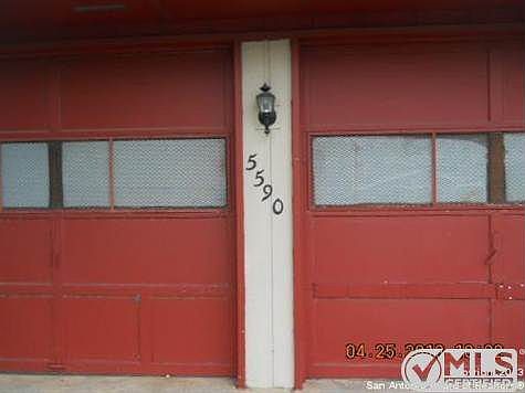 3rd image of 5590 Beech Valley St