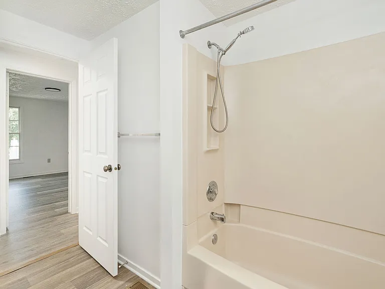 10905 Holleybrooke Dr — Photo 18