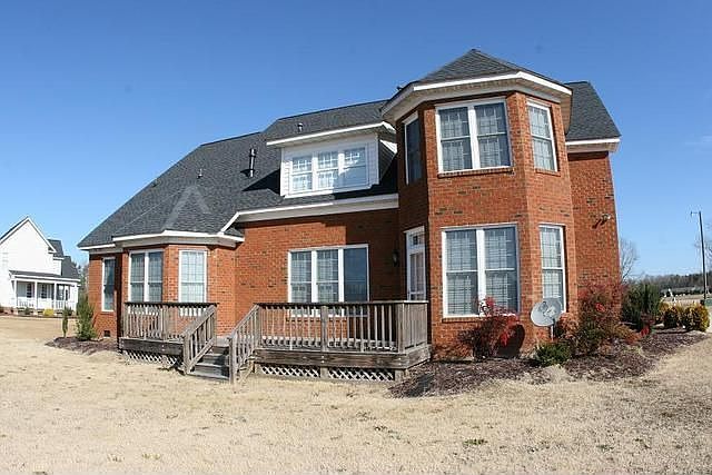 2nd image of 2535 Eastman Rd
