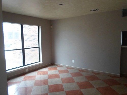 5th image of 6316 Meadow Glen Dr
