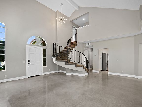 4th image of 6068 E Hackamore Ln