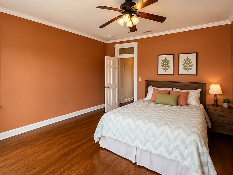 322 E Lorraine Ave — Photo 5