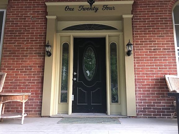 3rd image of 124 E Washington St