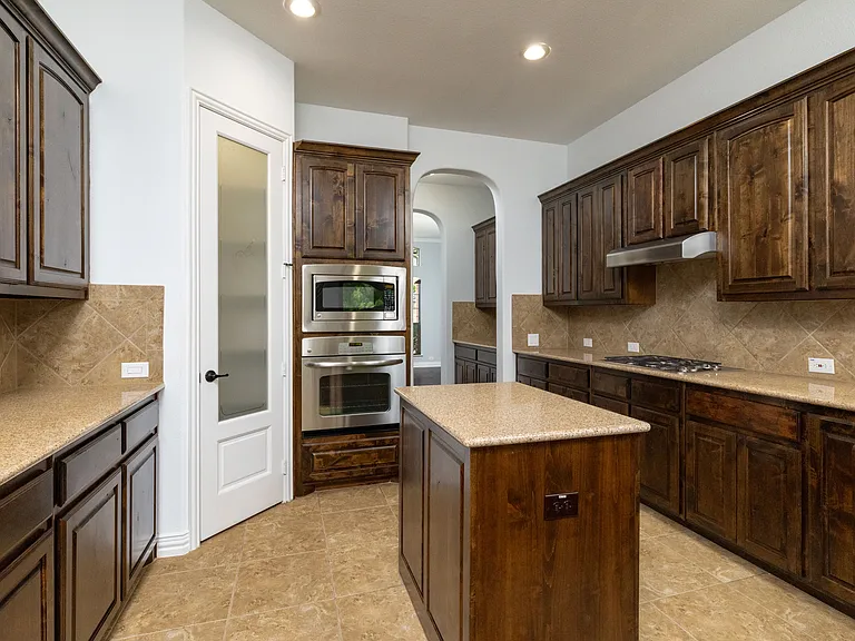 305 Dorset Ct — Photo 20