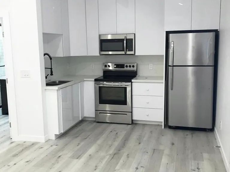 12454 Rouge St — Photo 7