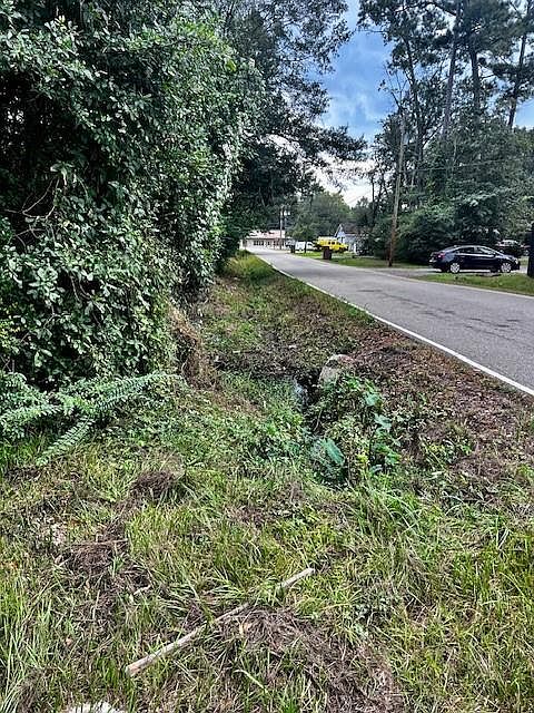 2nd image of 999 Evergreen Dr