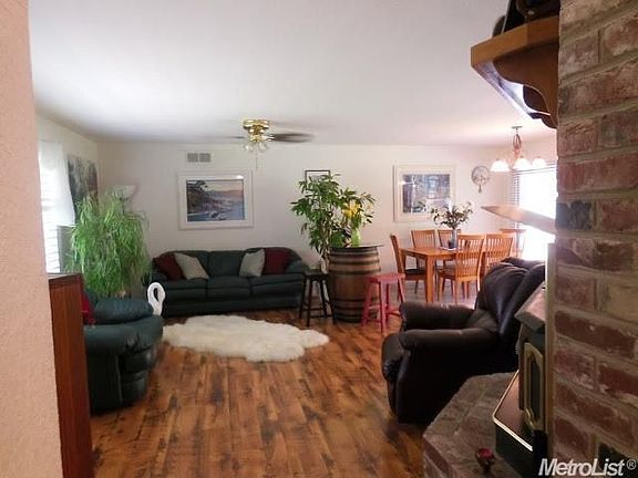 5th image of 2211 Yosemite Ave
