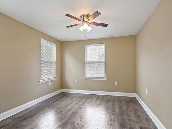 4th image of 3817-19 Paris Ave