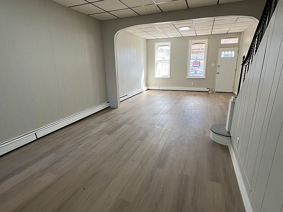 3rd image of 362 Morris Ave
