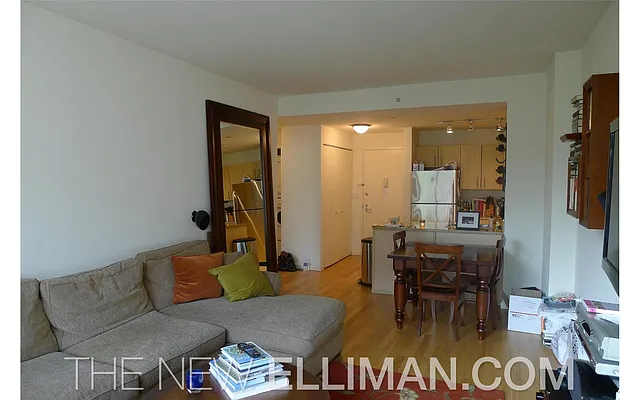 Rented by Douglas Elliman | media 15