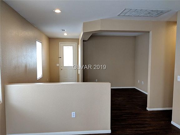 4th image of 192 Hickory Heights Ave