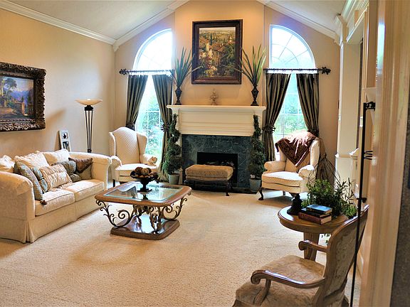 3rd image of 2321 Tuttington Cir