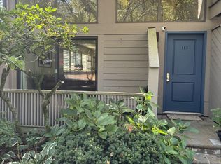 1465 E Putnam Ave APT 113, Greenwich, CT 06870