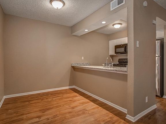 2nd image of 2810 Salado St APT 201