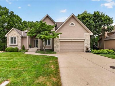 2216 SW Waterfall Dr, Lees Summit, MO, 64081