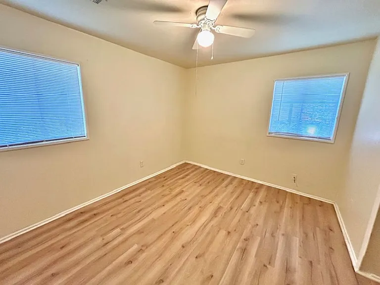 2433 Shepherd Dr NW — Photo 8