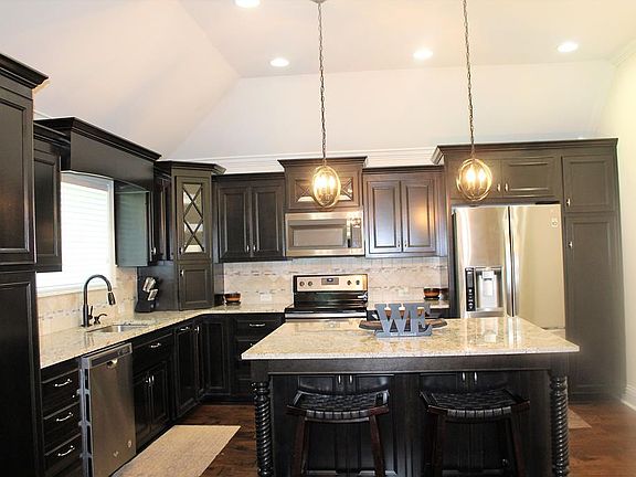 2nd image of 3427 Norton Pl