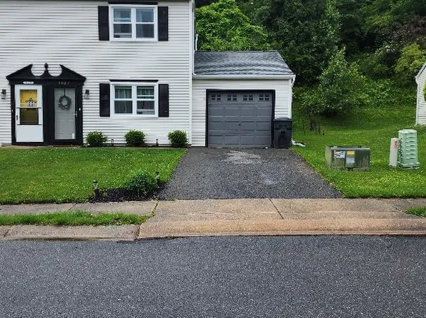 1037 Cloverton Dr, Columbia, PA 17512