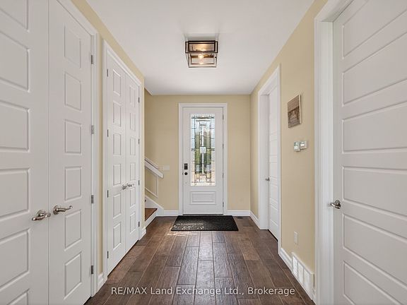 5th image of 144 Huron Rd W