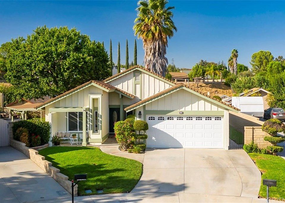 1st image of 27770 Laurel Creek Cir