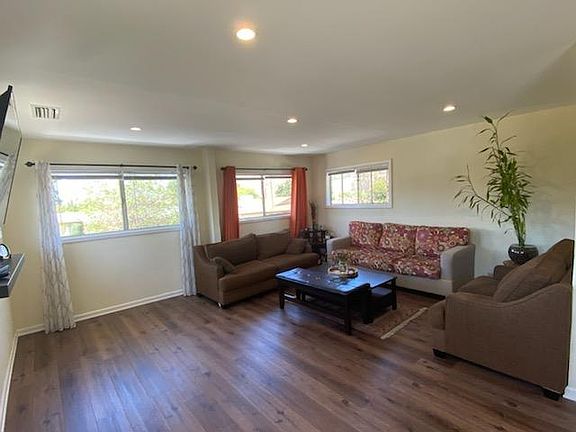 2nd image of 11010 Oro Vista Ave