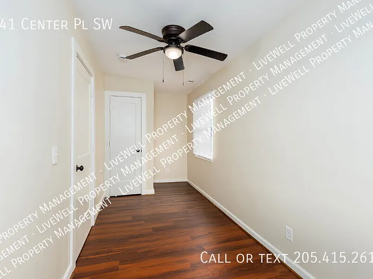 741 Center Pl SW — Photo 7