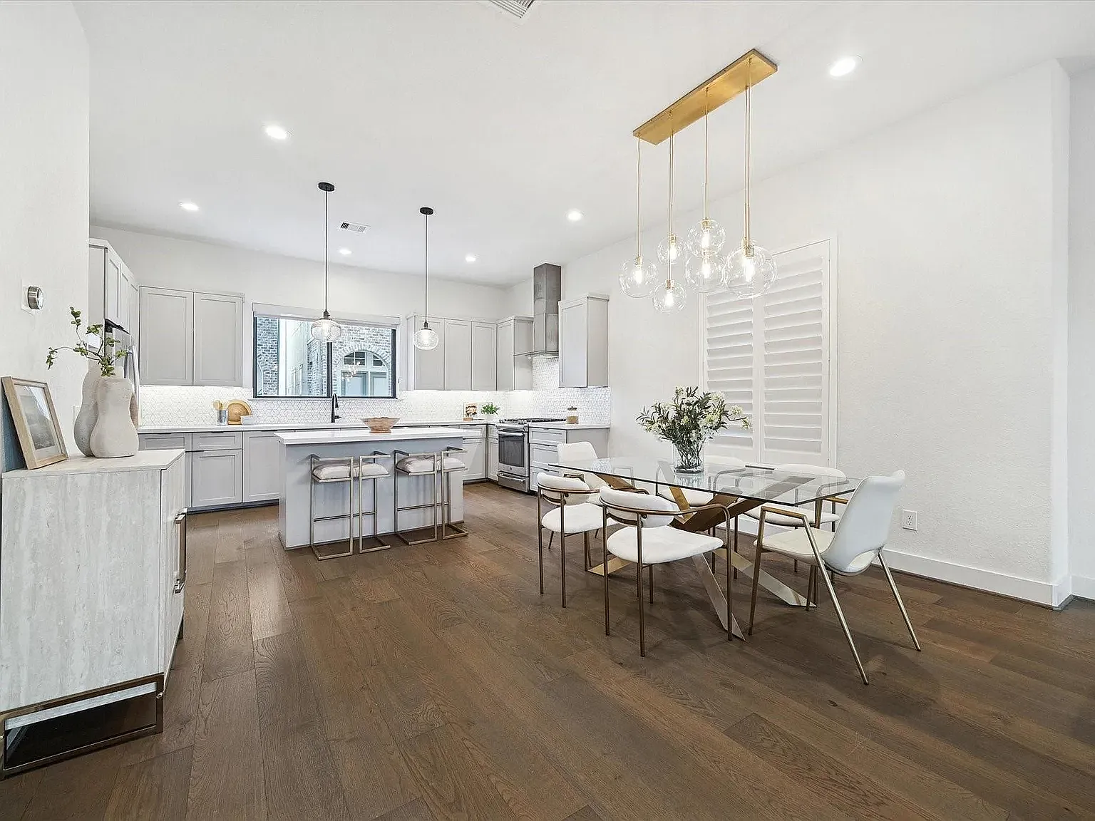 3 bed, 3.5 bath, 2569 sqft, $3,449 — Photo 3