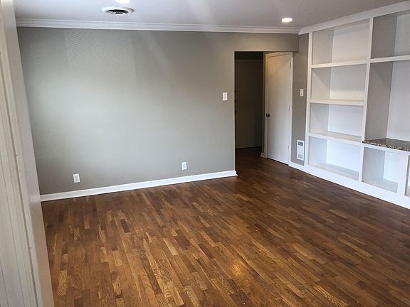 4th image of 2035 Coburn Blvd #3