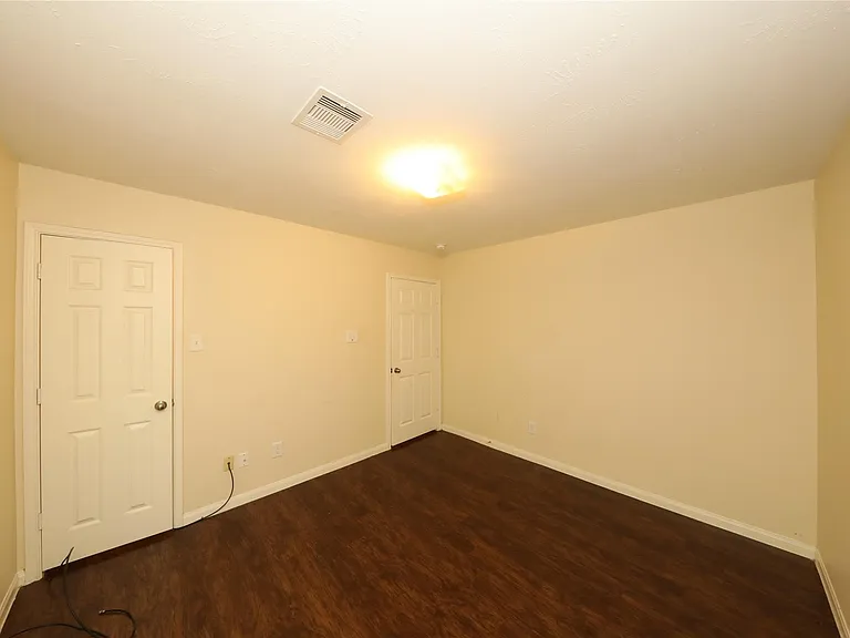 21430 Palma Grv — Photo 5
