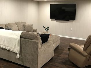 508 S Main St, Gifford, IL 61847