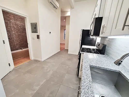 Rented by Rachel Realty | media 18