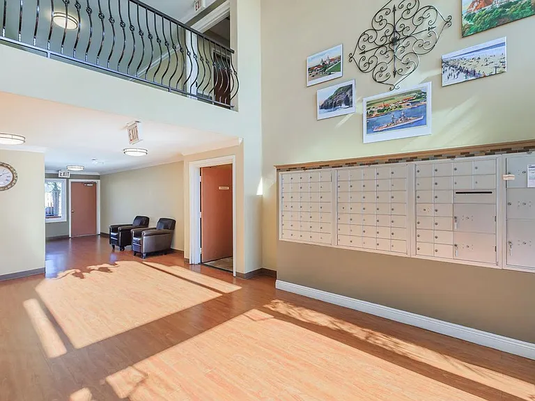 Villa Mesa Apartments — Photo 13