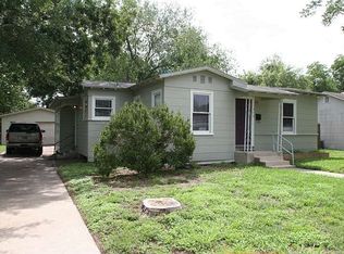 910 Du Pont Ave, Victoria, TX 77901