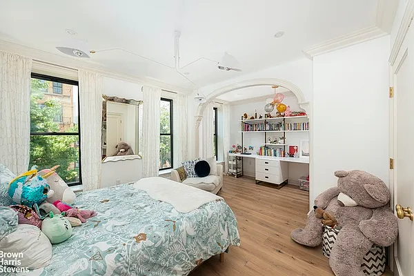 Rented by Brown Harris Stevens | media 20