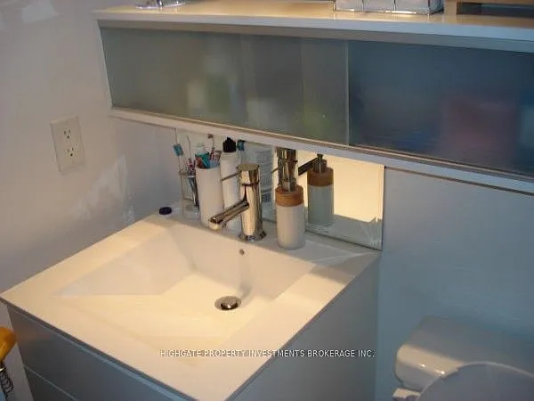 111 Elizabeth St #619 — Photo 11