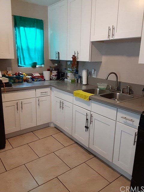 1st image of 1215 W 92nd St