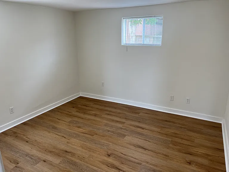 623 Hawthorne St — Photo 8