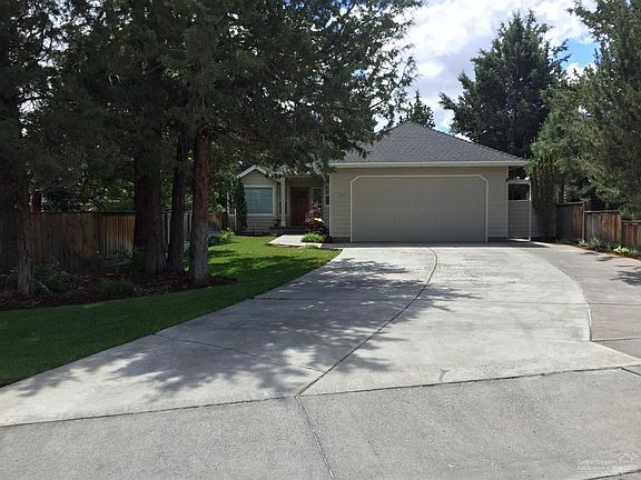 2nd image of 1767 SE Ironwood Ct