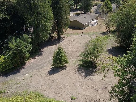 3rd image of 1717 Carr Blvd
