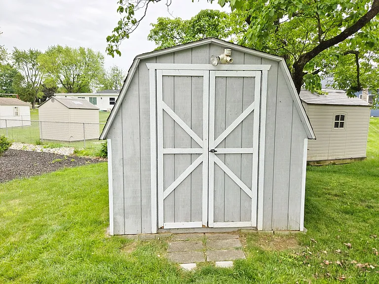 125 Grant Dr — Photo 49