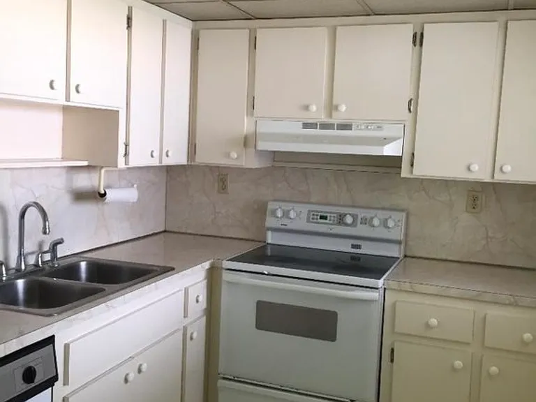 9280 Fontainebleau Blvd #502 — Photo 2