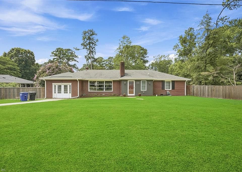 1st image of 2105 Sterling Point Dr
