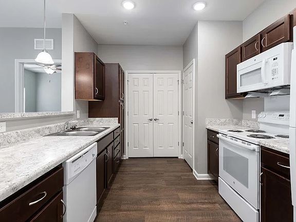3rd image of 168 Courier St #233f587d3