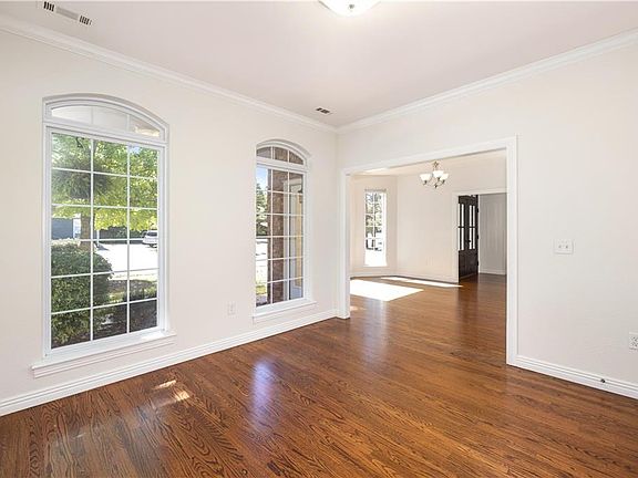 5th image of 2076 W Archer Dr