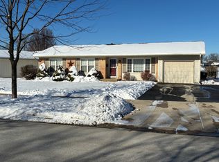 228 Parkchester Rd, Elk Grove Village, IL 60007
