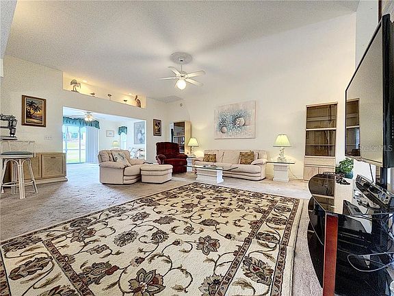 4th image of 572 Teesdale Dr