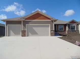301 N Red Spruce Ave, Sioux Falls, SD 57110