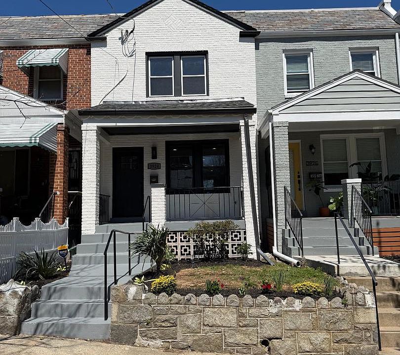 2nd image of 3924 R St SE