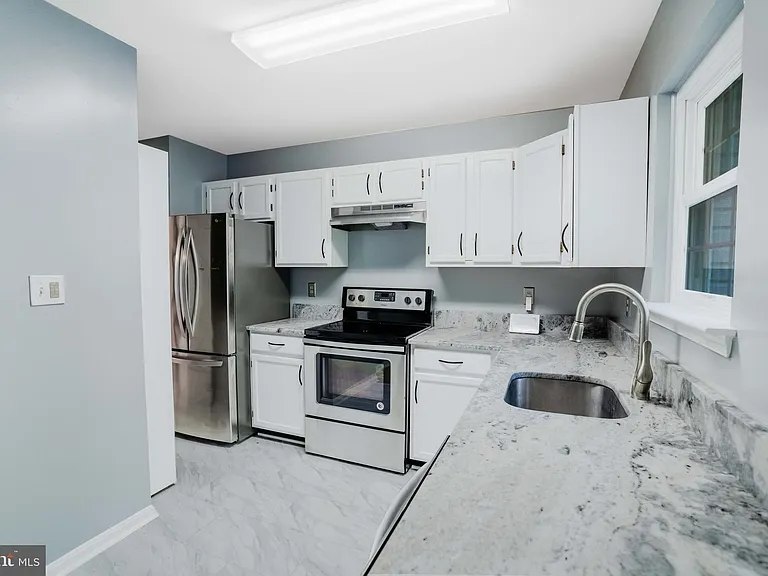 2922 Strauss Ter — Photo 11