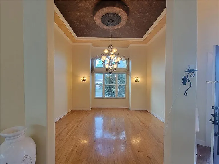 10209 Thurston Groves Blvd — Photo 17